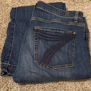 7 For All Mankind sz 33/32 Women’s dojo jeans
